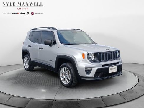 Used 2019 Jeep Renegade Sport w/ Sport Appearance Group AWD/4WD image 2