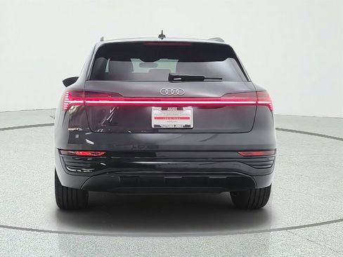 Used 2024 Audi Q8 e-tron Premium Plus AWD/4WD image 6
