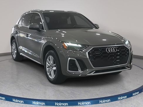 Used 2023 Audi Q5 2.0T Premium w/ Convenience Package AWD/4WD image 4