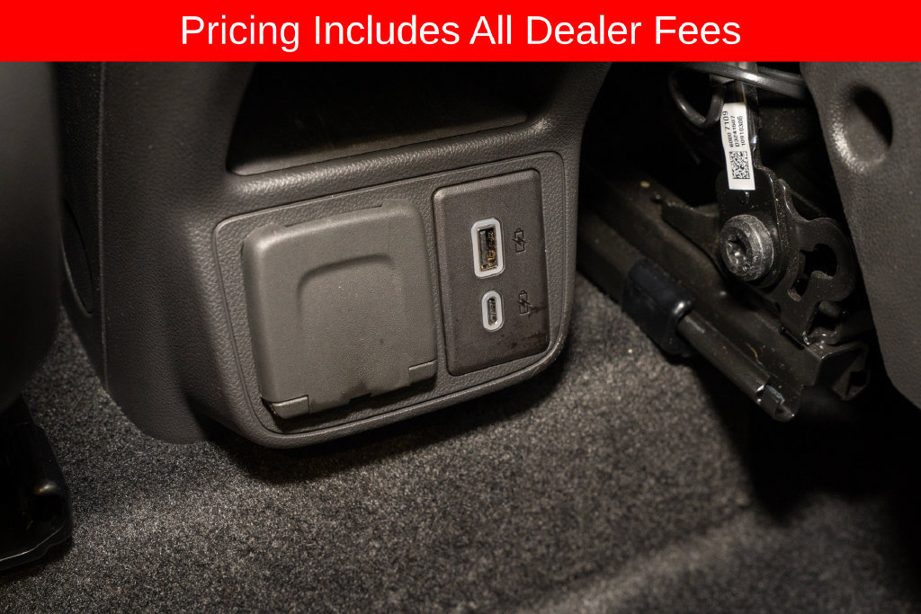 Used 2025 Buick Encore GX Avenir w/ Avenir Convenience Package FWD image 8