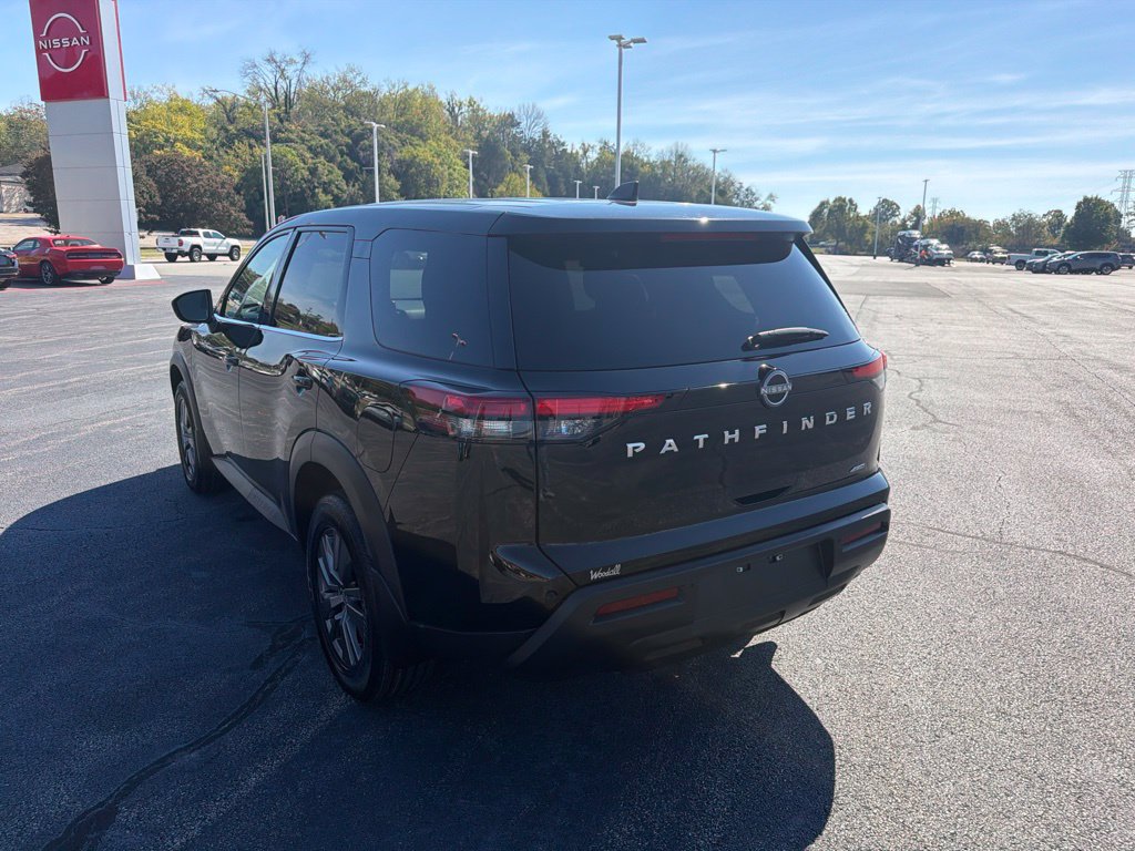Certified 2023 Nissan Pathfinder S AWD/4WD image 6
