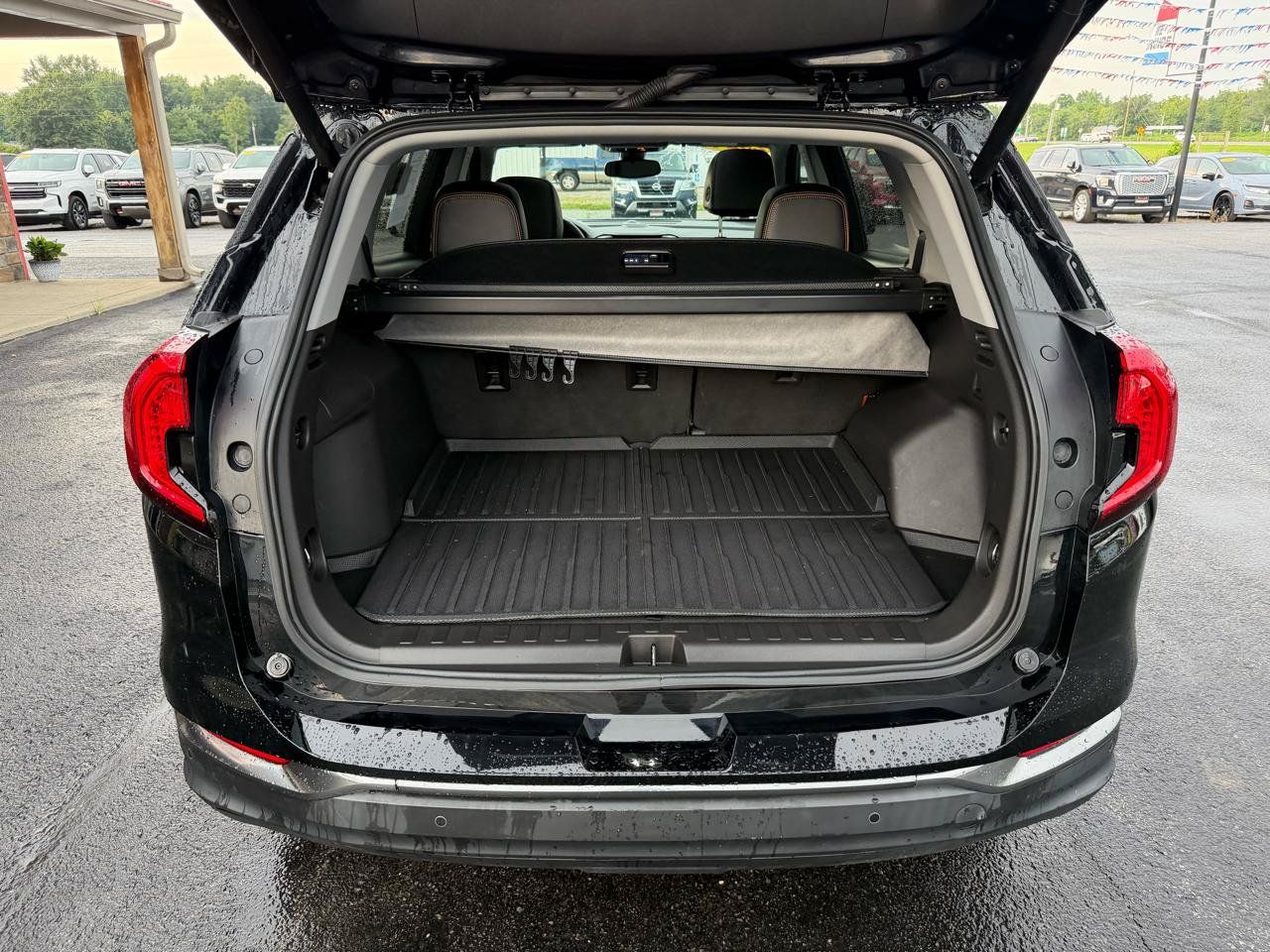 Used 2024 GMC Terrain AT4 w/ Infotainment Package II AWD/4WD image 6