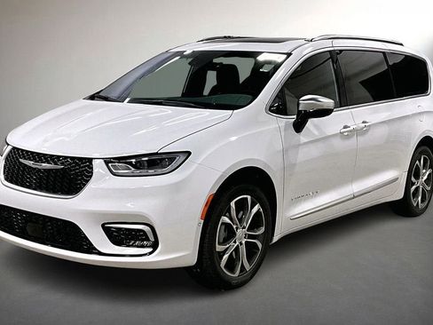 New 2026 Chrysler Pacifica Pinnacle AWD/4WD image 2