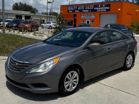 Used 2011 Hyundai Sonata GLS FWD image 2