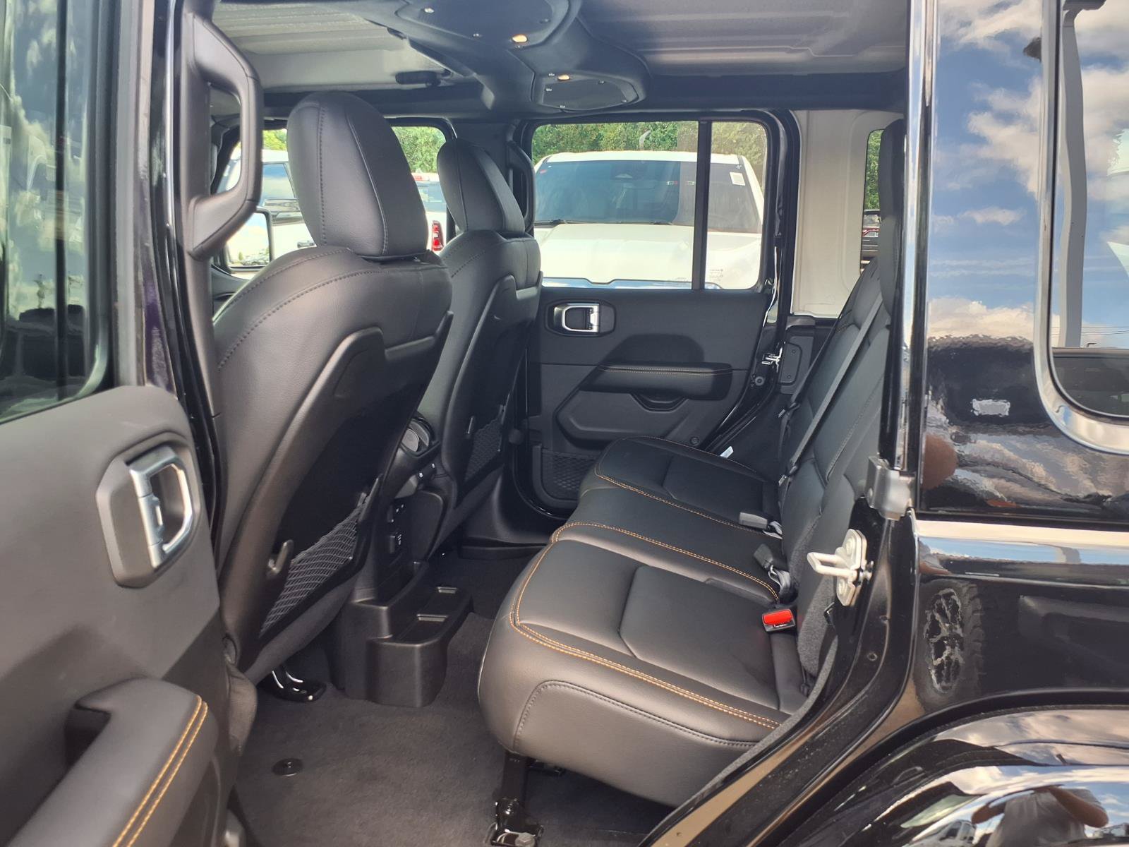 New 2027 Jeep Wrangler Unlimited Sahara AWD/4WD image 7