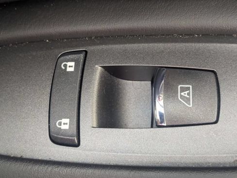 Used 2024 Nissan Armada SL w/ Captain's Chairs Package AWD/4WD image 36
