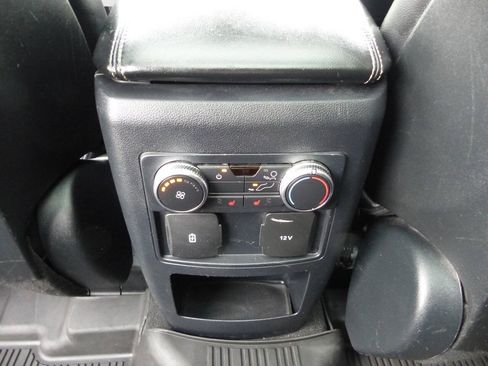 Used 2020 Ford Explorer XLT w/ Equipment Group 202A AWD/4WD image 41