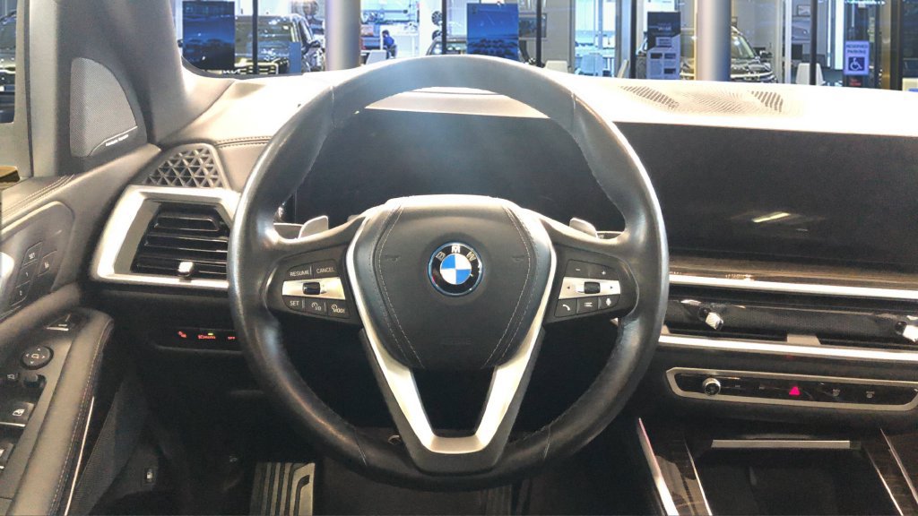 Used 2024 BMW X5 xDrive50e AWD/4WD image 22