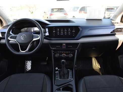 Certified 2024 Volkswagen Taos SE image 7