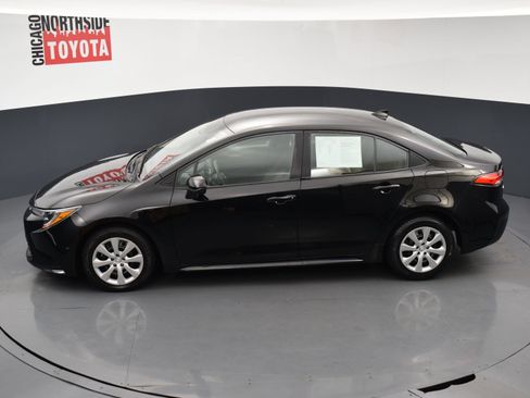 Used 2025 Toyota Corolla LE FWD image 17