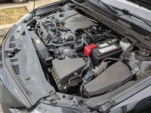 Used 2021 Toyota Camry LE FWD image 16
