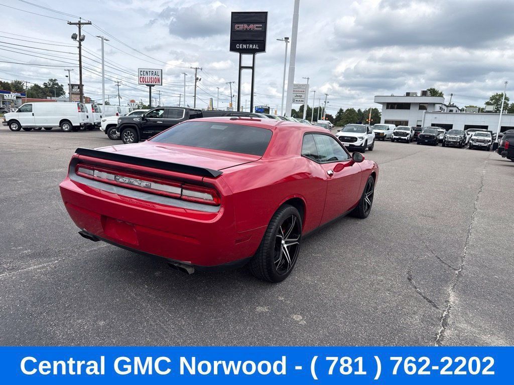 Used 2011 Dodge Challenger R/T RWD image 5