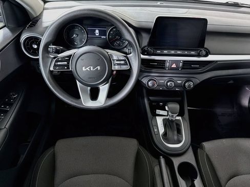 Used 2023 Kia Forte LXS FWD image 4