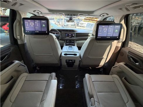 Used 2021 GMC Yukon Denali w/ Denali Premium Package AWD/4WD image 38