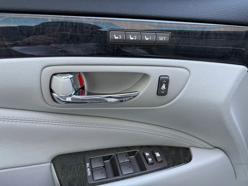 Used 2010 Lexus LS 460 RWD image 13