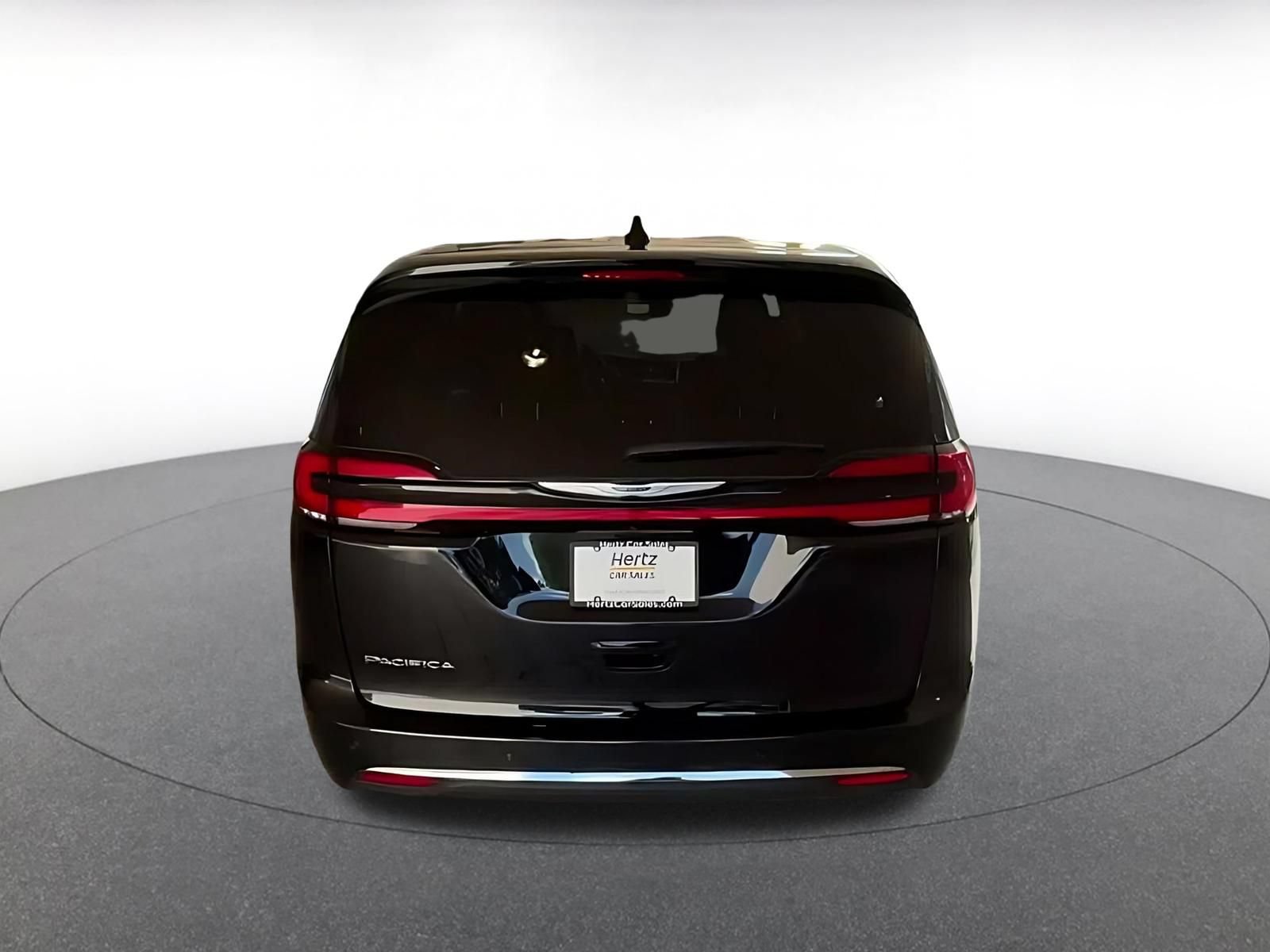 Used 2025 Chrysler Pacifica Select FWD image 10