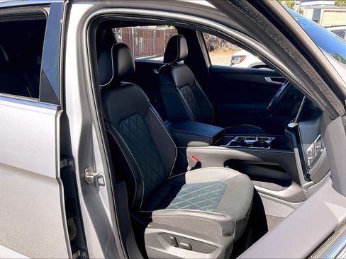Certified 2024 Volkswagen Atlas Cross Sport SEL Premium R-Line AWD/4WD image 6