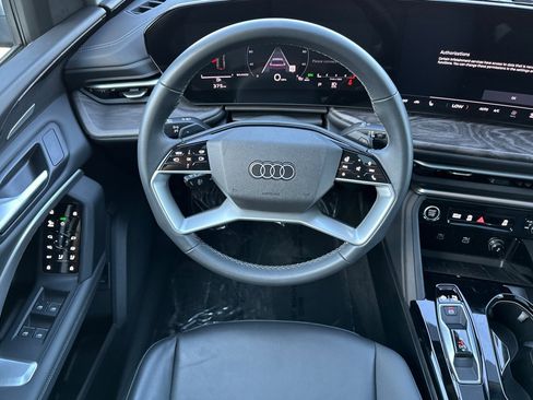 Used 2025 Audi Q5 Premium Plus w/ Premium Plus AWD/4WD image 13