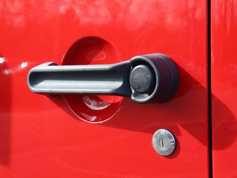 Used 2013 Jeep Wrangler Unlimited Sahara w/ Connectivity Group image 24