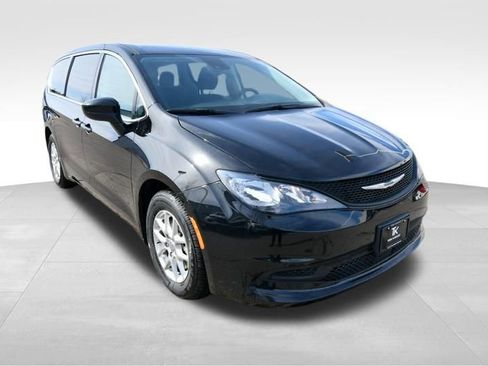 Used 2024 Chrysler Voyager LX FWD image 12