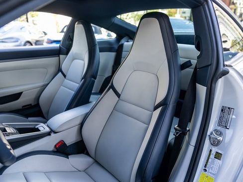 Used 2025 Porsche 911 Carrera image 5