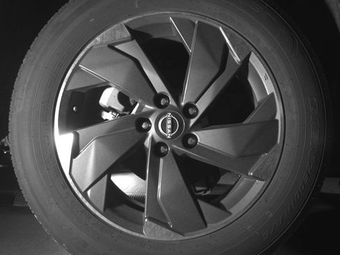 Used 2025 Nissan Rogue SV image 15