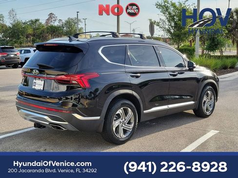 Used 2022 Hyundai Santa Fe SEL w/ Convenience + Premium Package FWD image 4