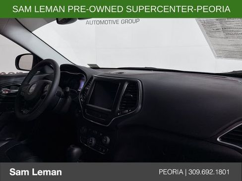 Used 2022 Jeep Cherokee Trailhawk w/ Sound & Nav Group image 28