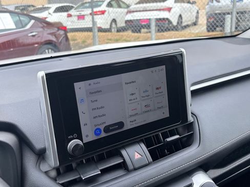 Used 2025 Toyota RAV4 XLE image 20