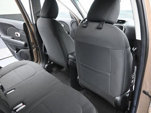 Used 2014 Kia Soul FWD image 21