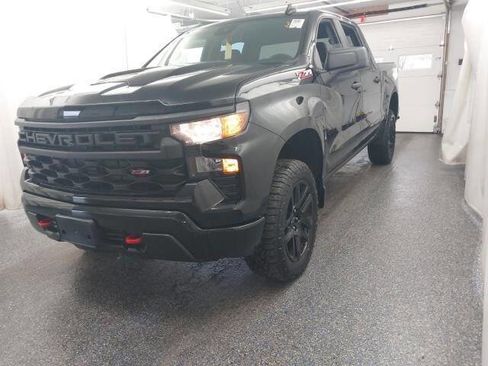 Used 2022 Chevrolet Silverado 1500 Custom Trail Boss w/ LPO, Dark Essentials Package AWD/4WD image 2