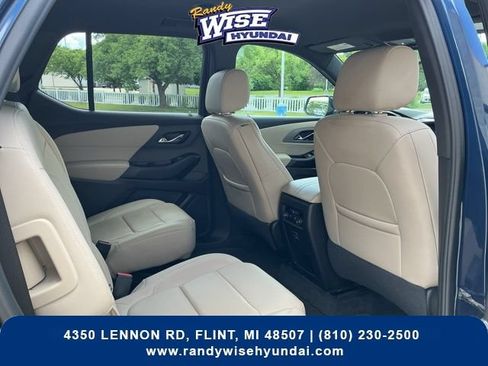 Used 2023 Chevrolet Traverse LT FWD image 21