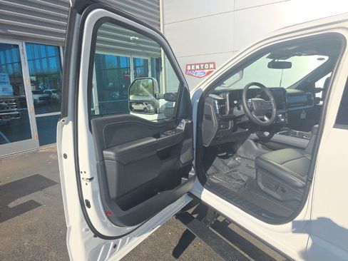 New 2026 Ford F250 Lariat image 15