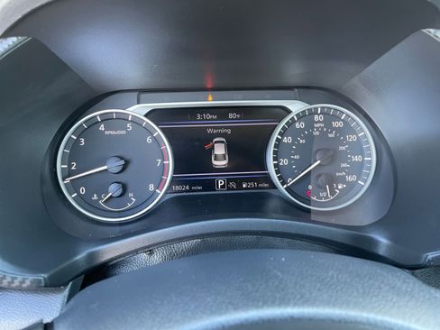 Used 2025 Nissan Sentra SV FWD image 39