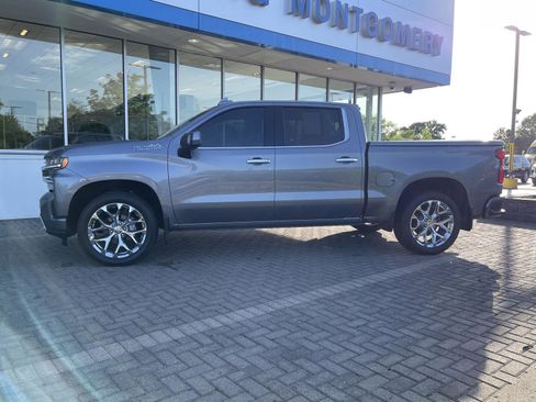 Used 2020 Chevrolet Silverado 1500 High Country w/ Technology Package AWD/4WD image 2