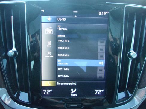 Used 2022 Volvo S60 B5 Momentum image 24