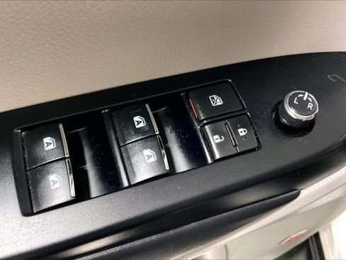 Used 2019 Toyota Highlander Limited Platinum image 40