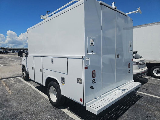 Used 2024 Ford E-350 and Econoline 350 Super Duty w/ Power Windows & Locks Group RWD image 4
