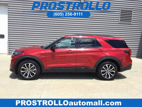 Used 2025 Ford Explorer ST-Line AWD/4WD image 1