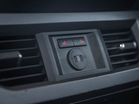 Used 2023 Ford F250 Lariat w/ Chrome Package image 38