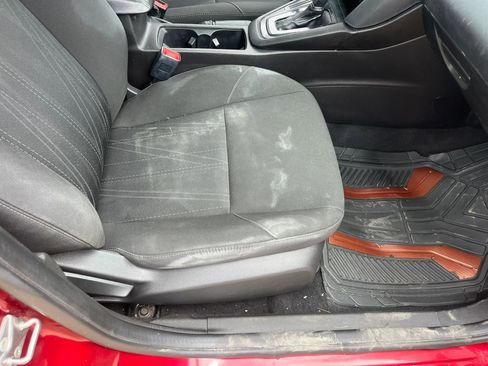 Used 2017 Ford Focus SE FWD image 12