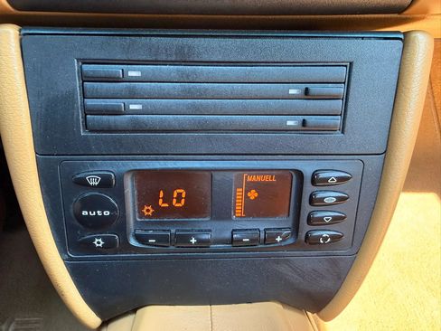 Used 2001 Porsche 911 Cabriolet image 27