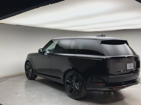 Certified 2025 Land Rover Range Rover SE image 4
