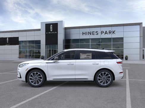 New 2026 Lincoln Corsair Grand Touring image 3