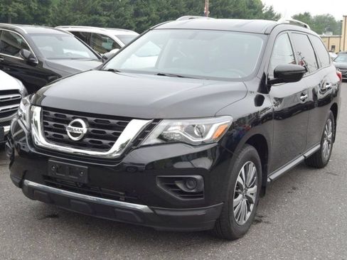 Used 2019 Nissan Pathfinder S AWD/4WD image 3