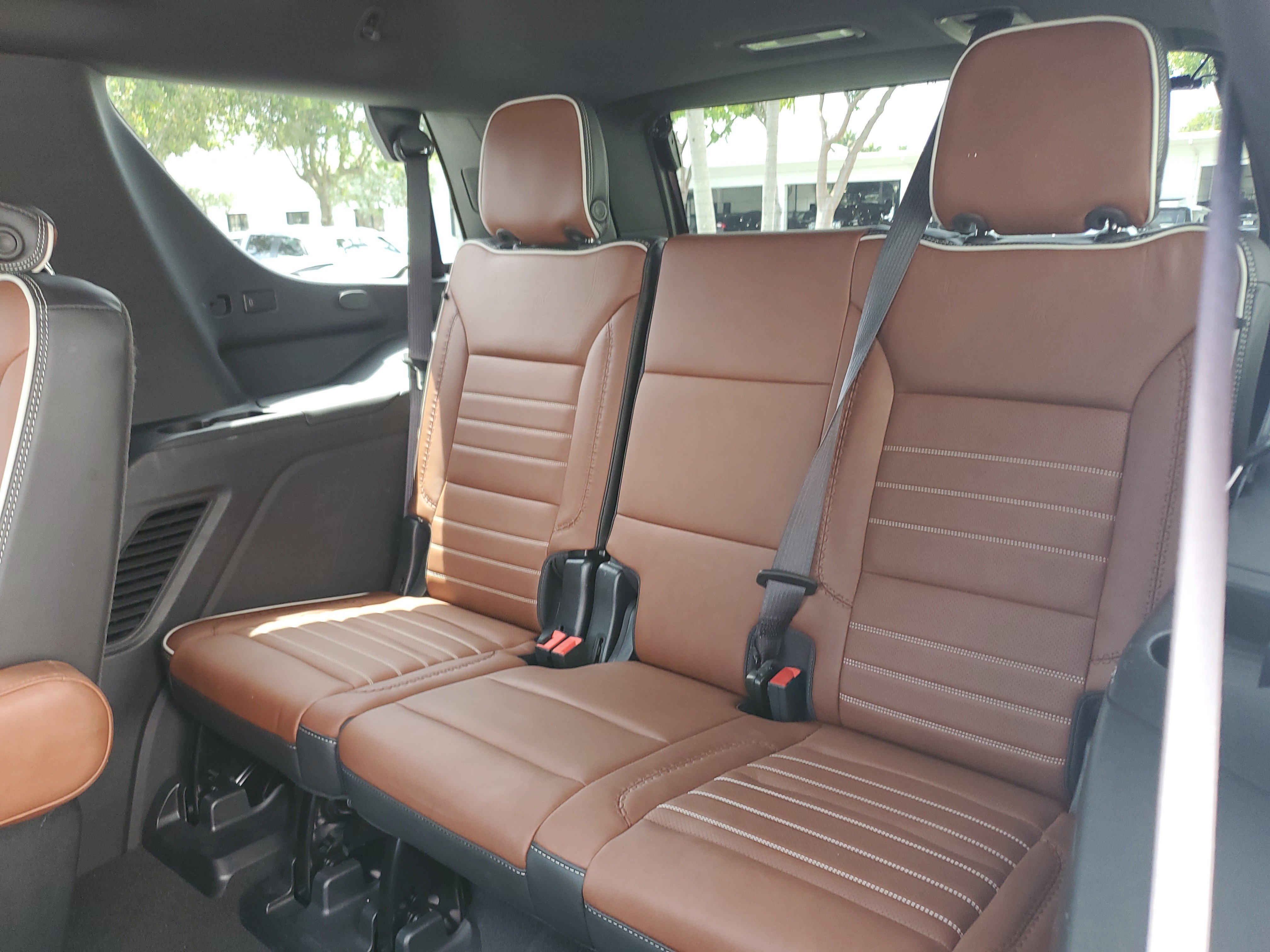 Used 2023 GMC Yukon Denali Ultimate AWD/4WD image 13