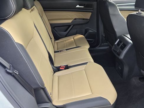 Used 2023 Volkswagen Atlas Cross Sport SEL R-Line image 17