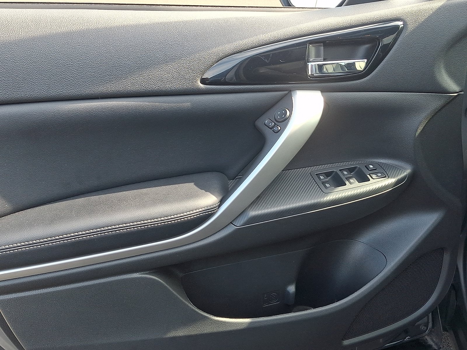 Used 2024 Mitsubishi Eclipse Cross SEL AWD/4WD image 12