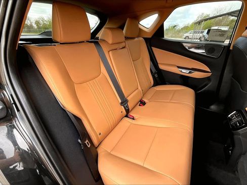 Used 2025 Lexus NX 250 FWD w/ Towing Package (2000 Lbs) image 20