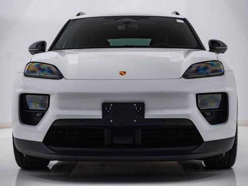 Certified 2025 Porsche Macan 4S Electric AWD/4WD image 6